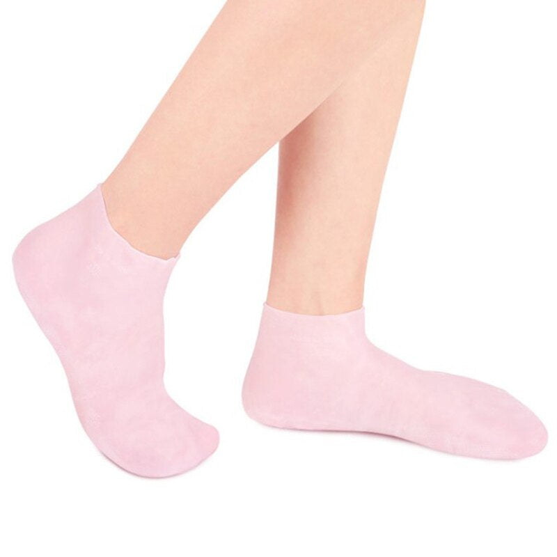 "Revitalize and Pamper Your Feet with Moisturizing Gel Heel Socks - Say Goodbye to Cracked Foot Skin!"